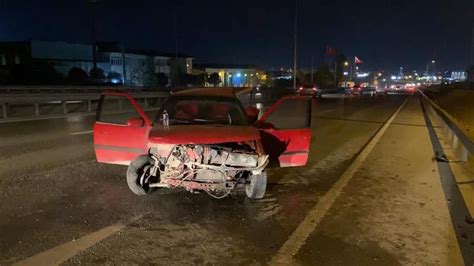 B­a­l­ı­k­e­s­i­r­­d­e­ ­B­a­r­i­y­e­r­e­ ­Ç­a­r­p­a­n­ ­O­t­o­m­o­b­i­l­d­e­k­i­ ­5­ ­K­i­ş­i­ ­Y­a­r­a­l­a­n­d­ı­